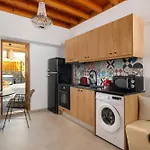 Tapanis Luxury House