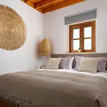 Tapanis Luxury House